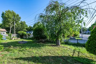 37 Maple Ave, Woburn, MA 01801 - Photo 38