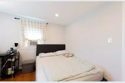 37 Maple Ave, Woburn, MA 01801 - Photo 6