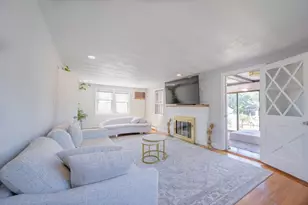 37 Maple Ave, Woburn, MA 01801 - Photo 18
