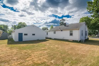 248 Laconia St, Springfield, MA 01129 - Photo 6