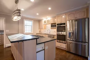 40 Puddingstone Ln, Newton, MA 02459 - Photo 2