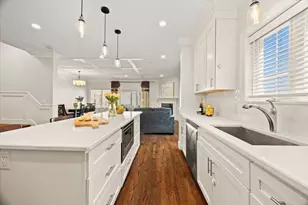 16-26 Dalby St, Newton, MA 02458 - Photo 4
