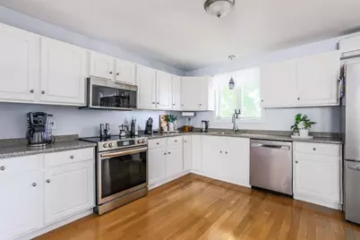 22B Bancroft St #B, Worcester, MA 01610 - Photo 8
