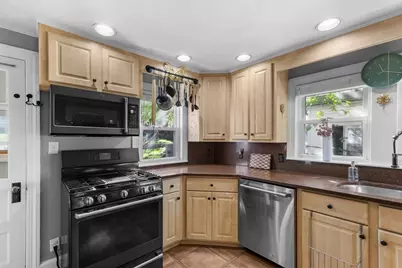 229 Fulton St, Medford, MA 02155 - Photo 8