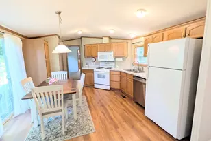 36 Presidential Cir, Warren, MA 01083 - Photo 8