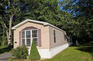 36 Presidential Cir, Warren, MA 01083 - Photo 4