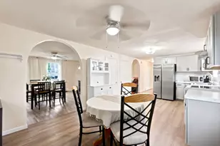 11 Elmwood Dr, Berkley, MA 02779 - Photo 4