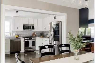 31 Henry St, Medford, MA 02155 - Photo 2