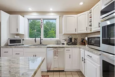 24 Rhodes St, Plainville, MA 02762 - Photo 8