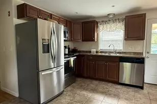 98 Indian Run Rd, Bellingham, MA 02019 - Photo 4