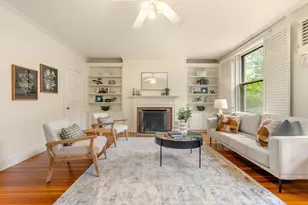 7 Regent Cir, Brookline, MA 02445 - Photo 4