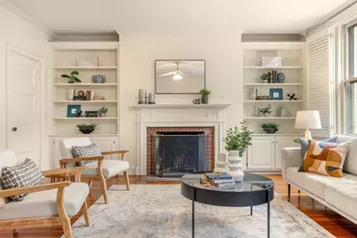 7 Regent Cir #3, Brookline, MA 02445 - Photo 4