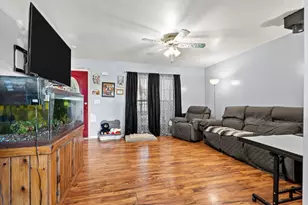 25 Beacon St, Amesbury, MA 01913 - Photo 24
