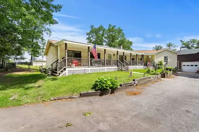 25 Beacon St, Amesbury, MA 01913 - Photo 2