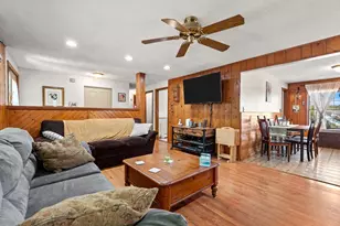 25 Beacon St, Amesbury, MA 01913 - Photo 12