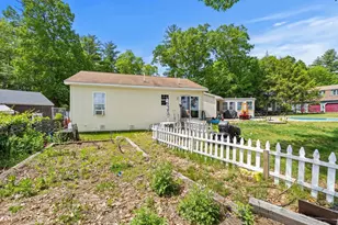 25 Beacon St, Amesbury, MA 01913 - Photo 32