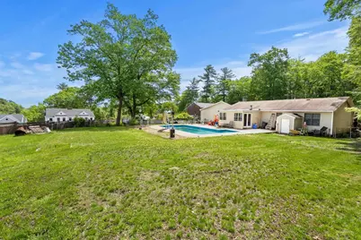 25 Beacon St, Amesbury, MA 01913 - Photo 6