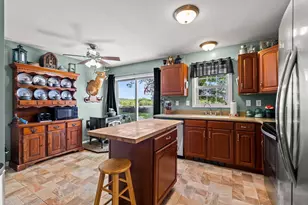 25R Beacon St, Amesbury, MA 01913 - Photo 8