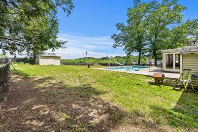 25 Beacon St, Amesbury, MA 01913 - Photo 20