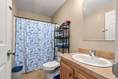 25 Beacon St, Amesbury, MA 01913 - Photo 36
