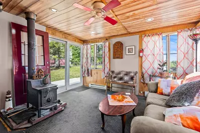 25 Beacon St, Amesbury, MA 01913 - Photo 22