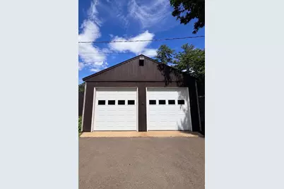 25 Beacon St, Amesbury, MA 01913 - Photo 2