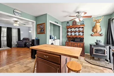 25 Beacon St, Amesbury, MA 01913 - Photo 40
