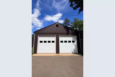 25 Beacon St, Amesbury, MA 01913 - Photo 2