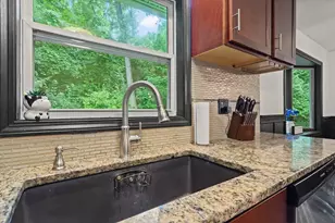 24 Helena St, Ludlow, MA 01056 - Photo 10