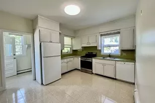 65 Oak St, Newton, MA 02464 - Photo 4
