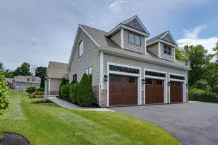 40 Frasier Ln, Tewksbury, MA 01876 - Photo 2