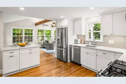 133 Mountain Ave, Pembroke, MA 02359 - Photo 4