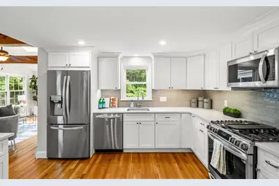 133 Mountain Ave, Pembroke, MA 02359 - Photo 2