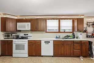 90 Glenview St, Upton, MA 01568 - Photo 10