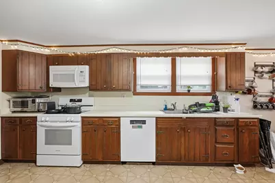 90 Glenview St, Upton, MA 01568 - Photo 10