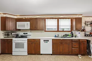 90 Glenview St, Upton, MA 01568 - Photo 10