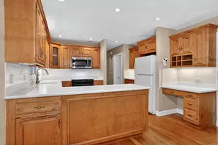 17 Maplewood Rd, Medfield, MA 02052 - Photo 4