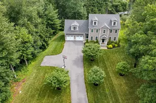 7 Davis Rd, Bedford, MA 01730 - Photo 2