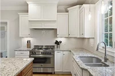 7 Davis Rd, Bedford, MA 01730 - Photo 4
