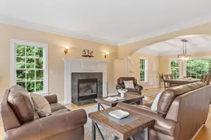 33 Nutmeg Ln, North Andover, MA 01845 - Photo 8
