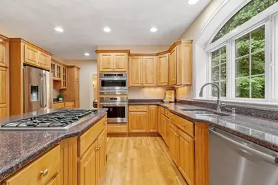 33 Nutmeg Ln, North Andover, MA 01845 - Photo 12
