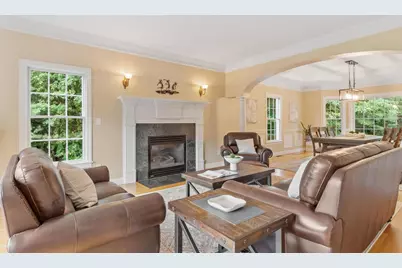 33 Nutmeg Ln, North Andover, MA 01845 - Photo 8