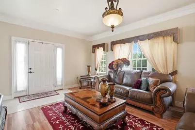 42 Jennifer Ln, Malden, MA 02148 - Photo 8