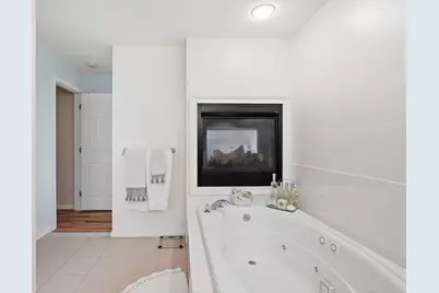 42 Jennifer Ln, Malden, MA 02148 - Photo 26