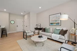 7 Cross St, Wilmington, MA 01887 - Photo 4