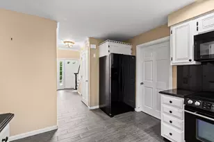 9 Hammersmith Dr, Saugus, MA 01906 - Photo 10
