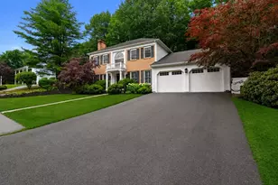9 Hammersmith Dr, Saugus, MA 01906 - Photo 2