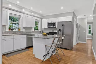 67 Florence St, Boston, MA 02131 - Photo 8