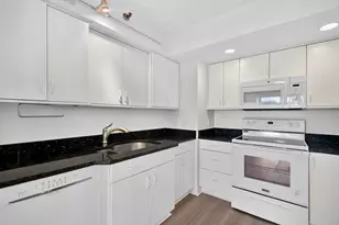 1731 Beacon St, Brookline, MA 02445 - Photo 20