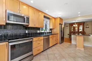 5 Perry Henderson Dr, Framingham, MA 01701 - Photo 4